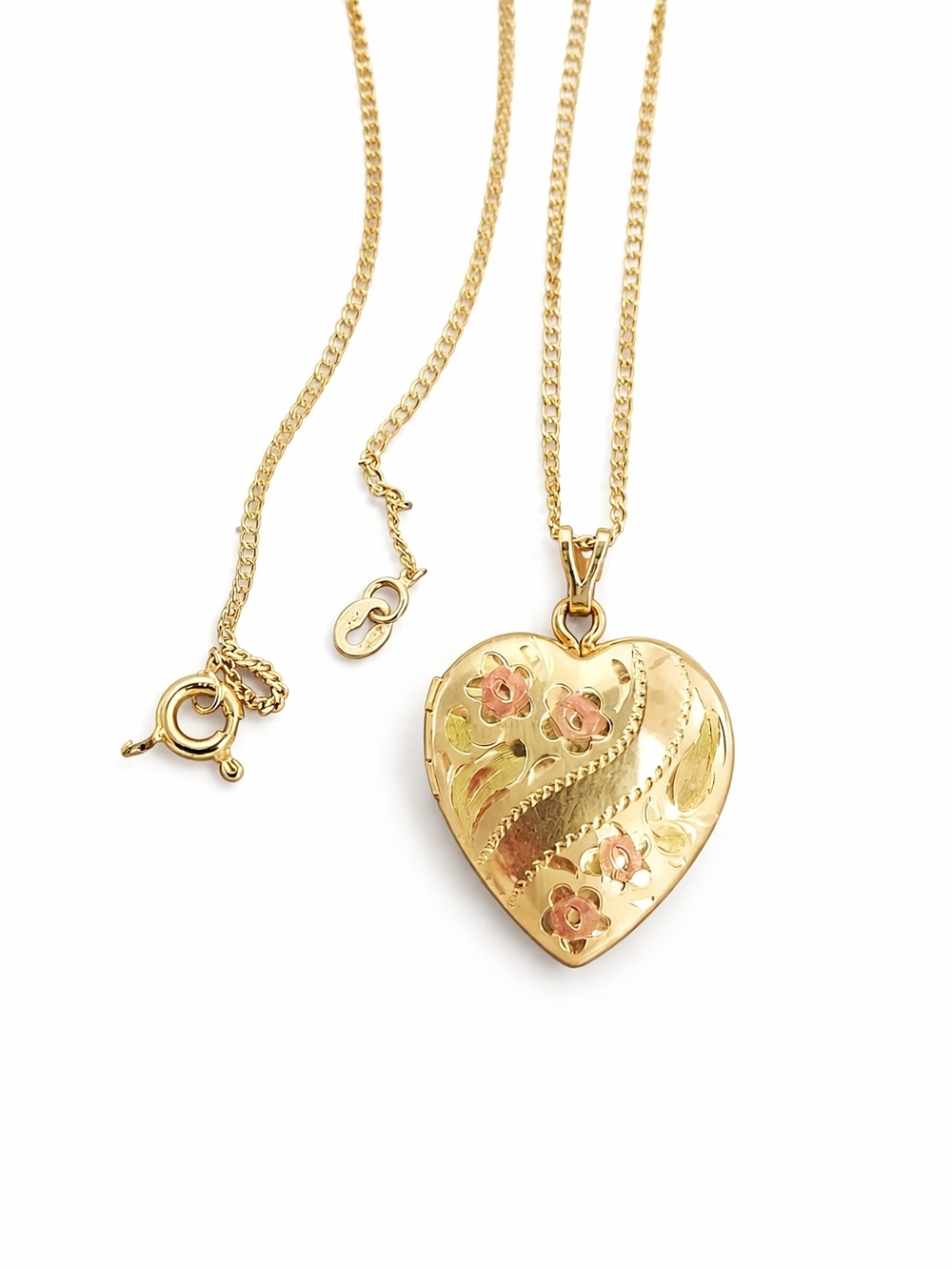 10kt Necklace With A 14kt Gold Filled (Not Plated) Heart Pendant Opens
